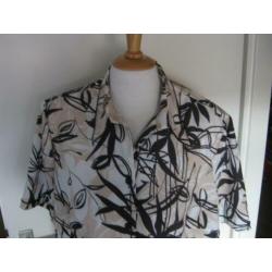 Leuke blouse maat 50 van Anne Jet .