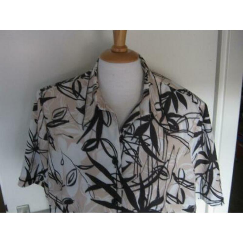Leuke blouse maat 50 van Anne Jet .