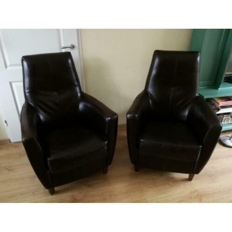 2 mooie leren bruine stoeltjes