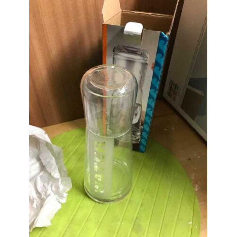 twee delig drinkglasset