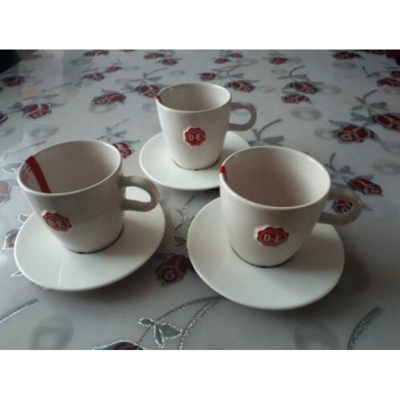 D.E 3x koffiekopje en 3x schotel en 3x borden D.E .Douwe Egb