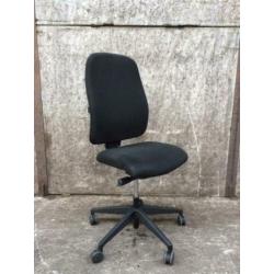 Interstuhl bureaustoelen - zwart gestoffeerd - ergonomisch