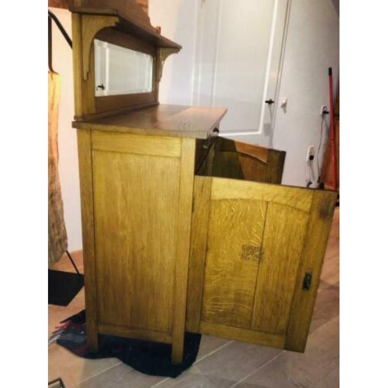 Mooi dressoir Breed 1,14 x 47 diep X 1.47 hoog