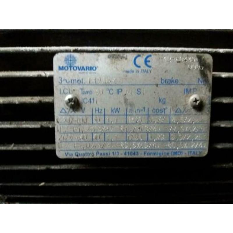 Electromotor met vertrager draait in sec 1keer rond