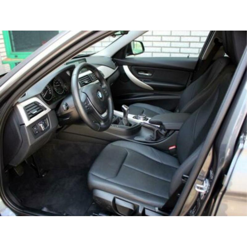 BMW 3 Serie Touring 316i 136 PK Executive Leder Xenon Navi-P