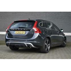 Volvo V60 T4 190pk Aut. R-Design / Navi / Xenon / Clima