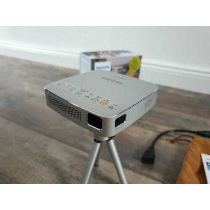 Philips PicoPix Go mini Beamer PPX5110 - ZGAN