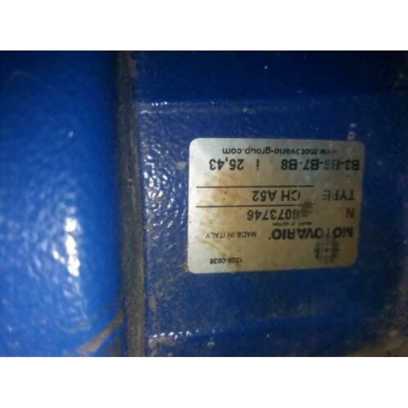 Electromotor met vertrager draait in sec 1keer rond
