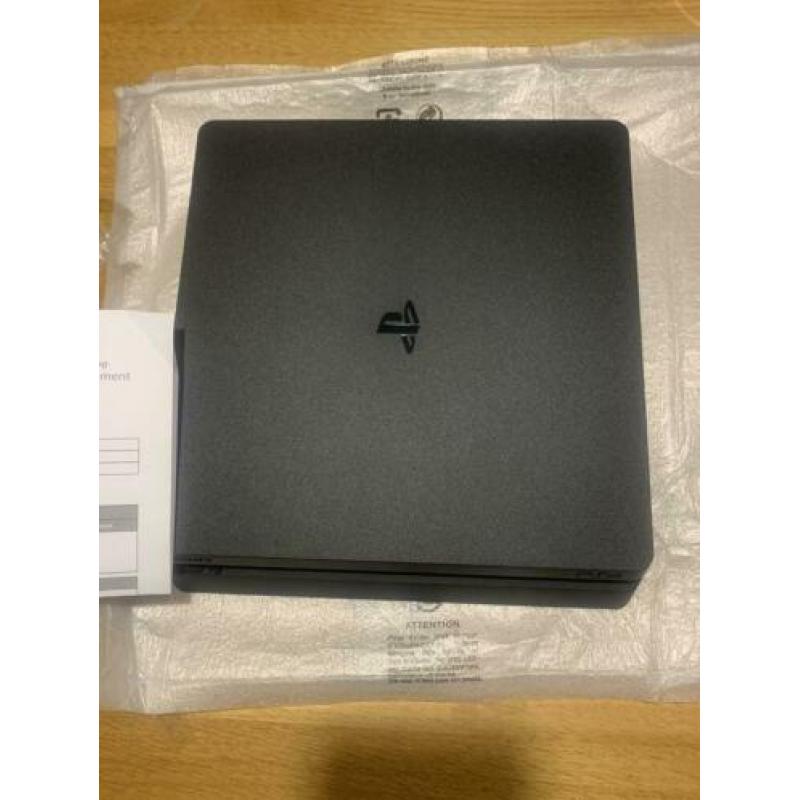 Playstation 4 slim 500GB/1TB Refurbished