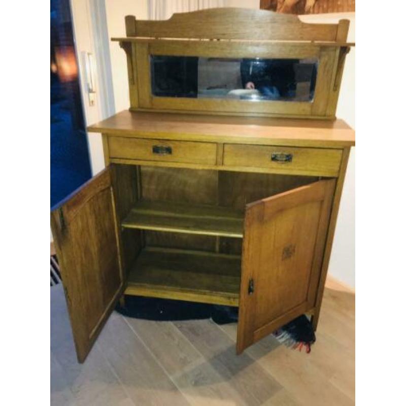 Mooi dressoir Breed 1,14 x 47 diep X 1.47 hoog