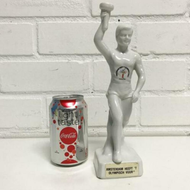 Beeldje bid voor Olympische Spelen 1992 Amsterdam