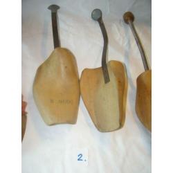 Drie paar oude houten schoenspanners (A16 1022) H
