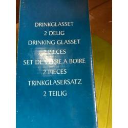 twee delig drinkglasset