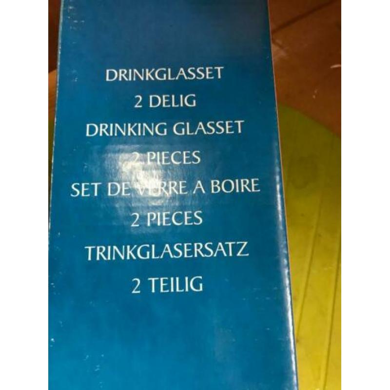 twee delig drinkglasset