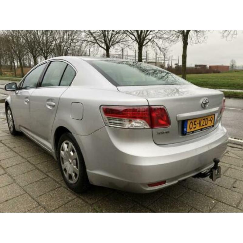Toyota Avensis 1.6 VVTi Comfort sedan h6 (bj 2010)