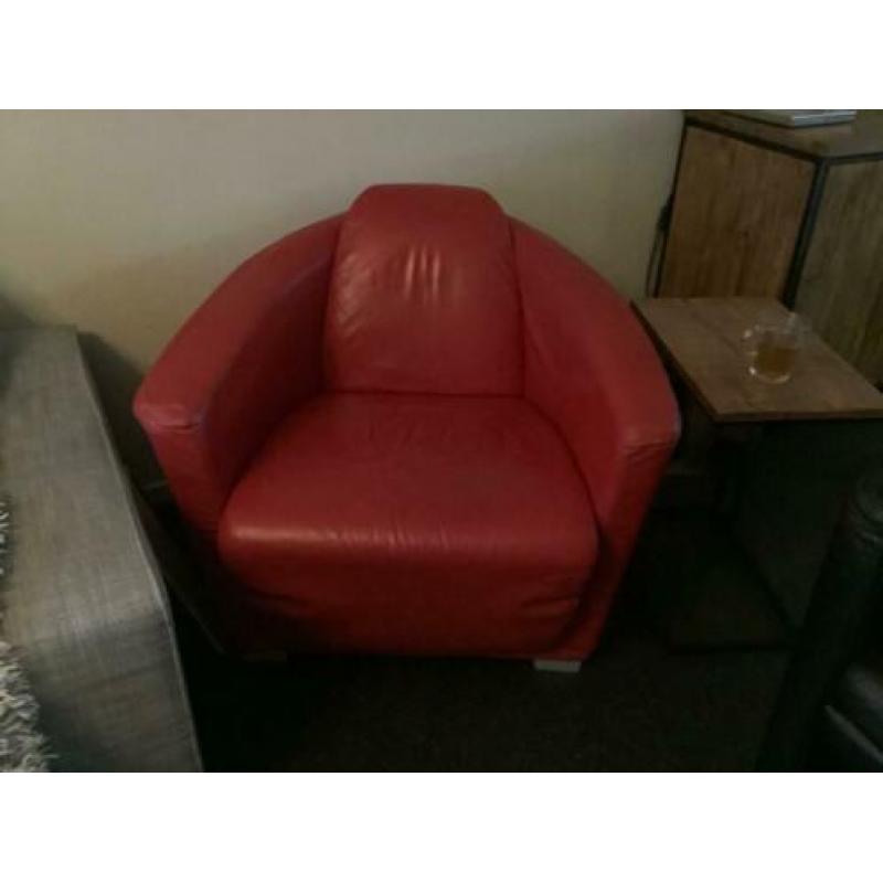 Lederen rode fauteuil