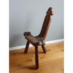 Oud Houten Drie-Poot Stoeltje / Kruk / Stoel / Hoekstoel