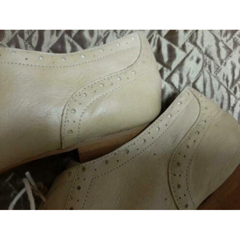 Beige broques damesschoen maat 42.