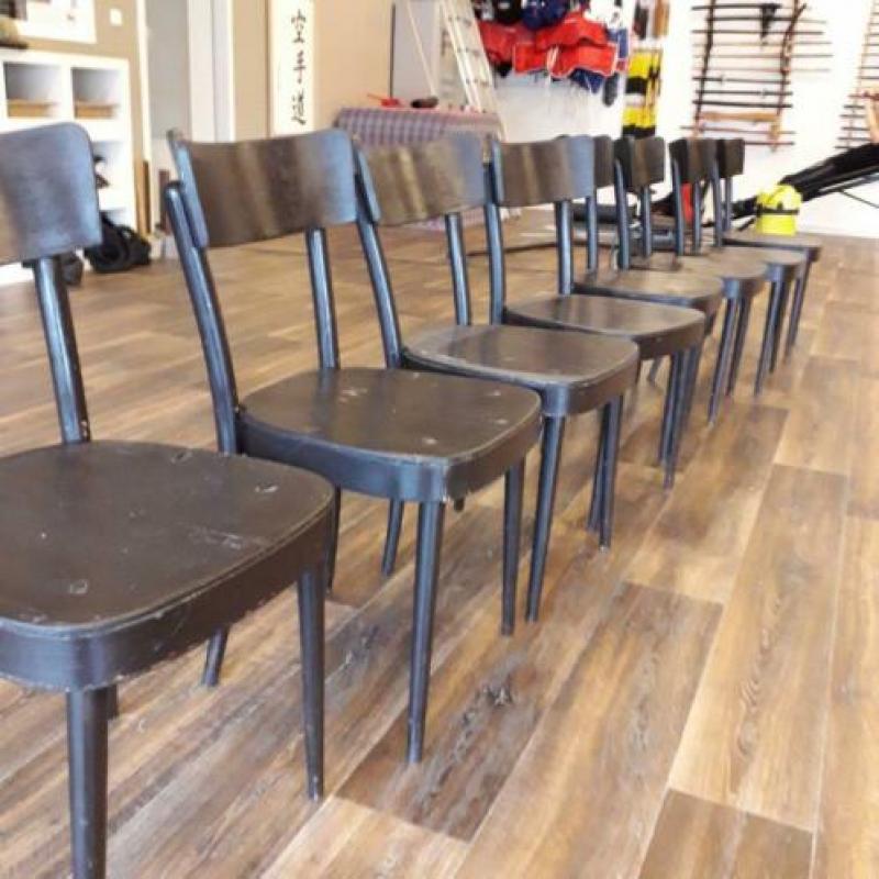 8 café stoelen. Verkoop alles-in-een koop