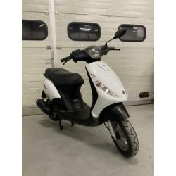 Piaggio Zip brom 4T 2011 wit (verkeerd in zeer goeie staat)