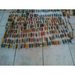 350 stuks model auto"s (zoldervonds)