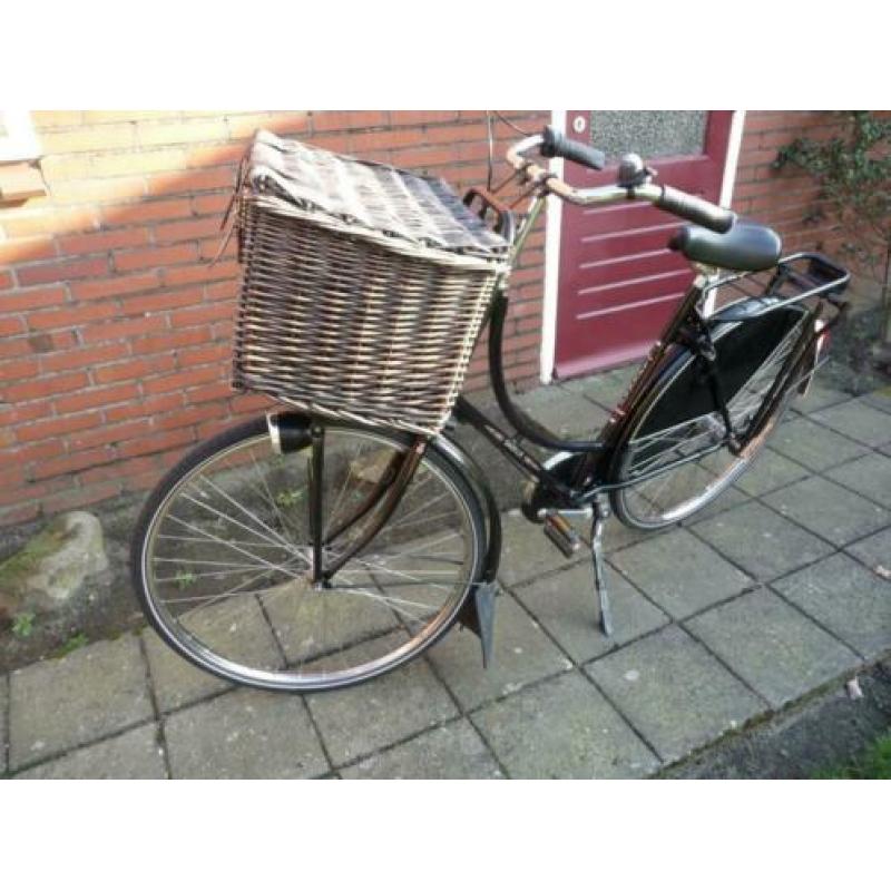 Mooie gazelle damesfiets met voorrek en mand3 versn: