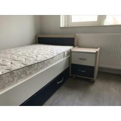 nette jongenskamer met extra lang bed