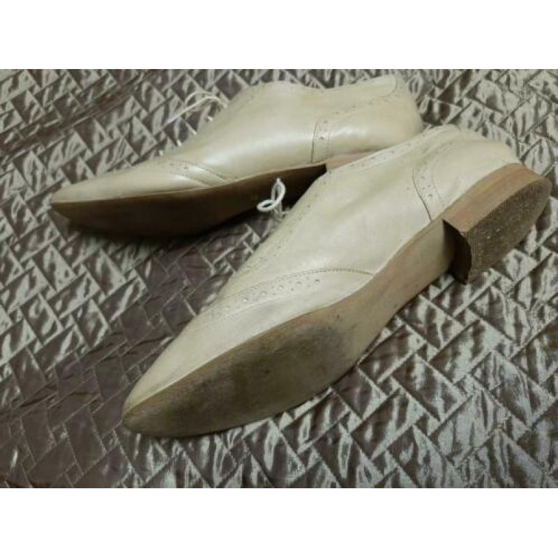 Beige broques damesschoen maat 42.