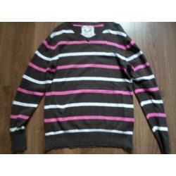 mooi t-shirt (Liv) met V hals en knoopjes