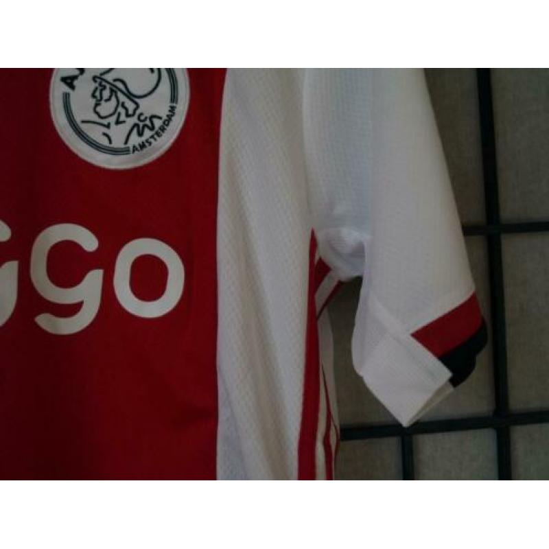 Ajax thuisshirt van dit seizoen, herenmaat large