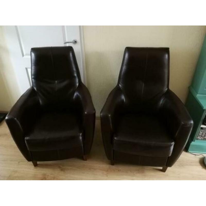 2 mooie leren bruine stoeltjes