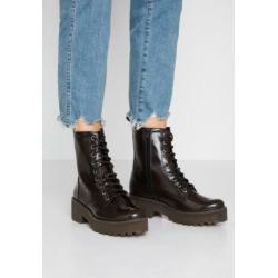 Zgan laarsjes van Monki mt 37 dr marents style zara