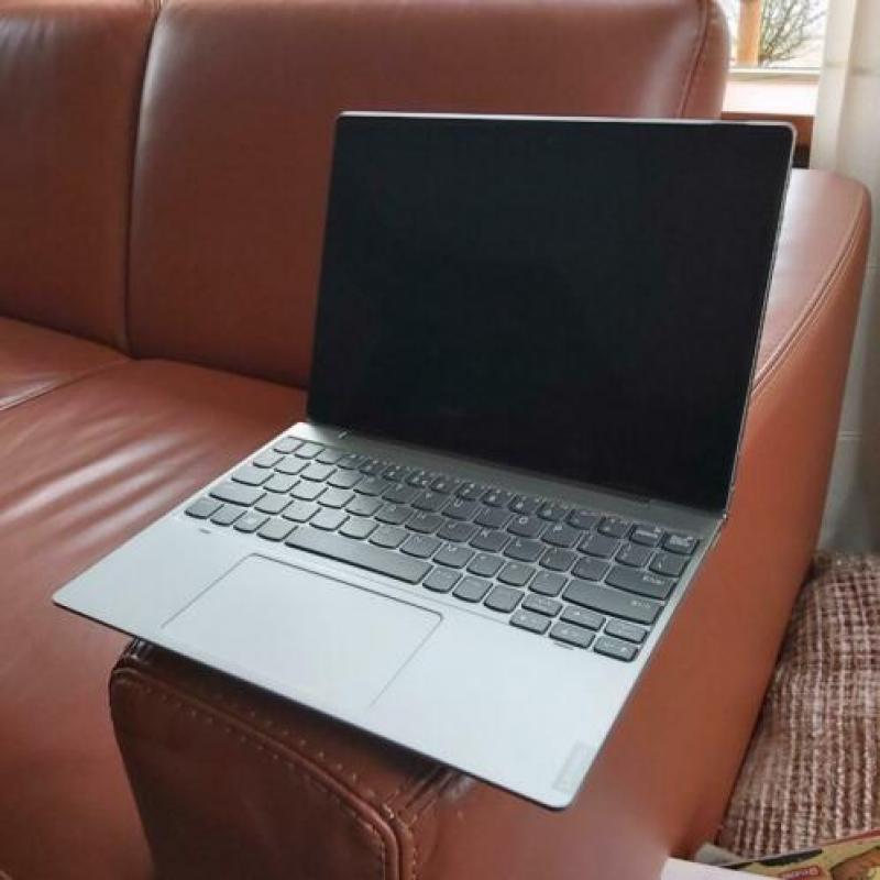 2 in 1 LAPTOP Lenovo Bijna nieuw