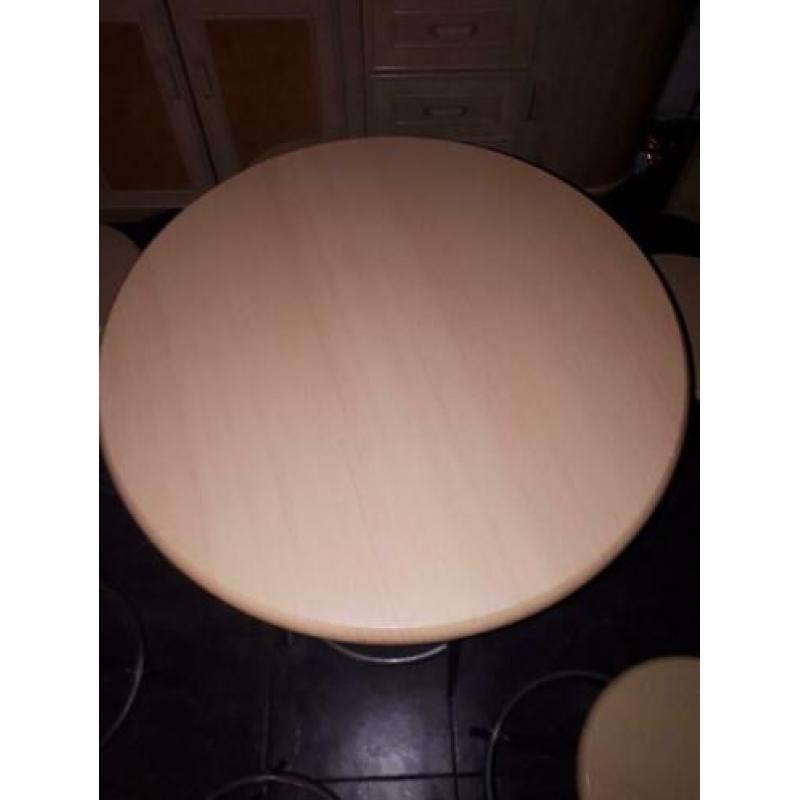 8 barkrukken met statafel / hangtafel in 1 koop weg