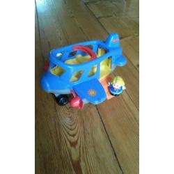 Vliegtuig en motor met zijspan