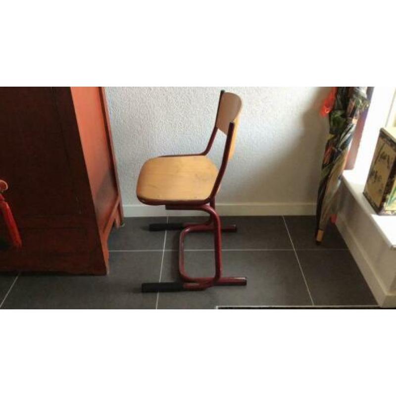 Burostoel kind zithoogte 41cm, geschikt kind vanaf 6 jaar.