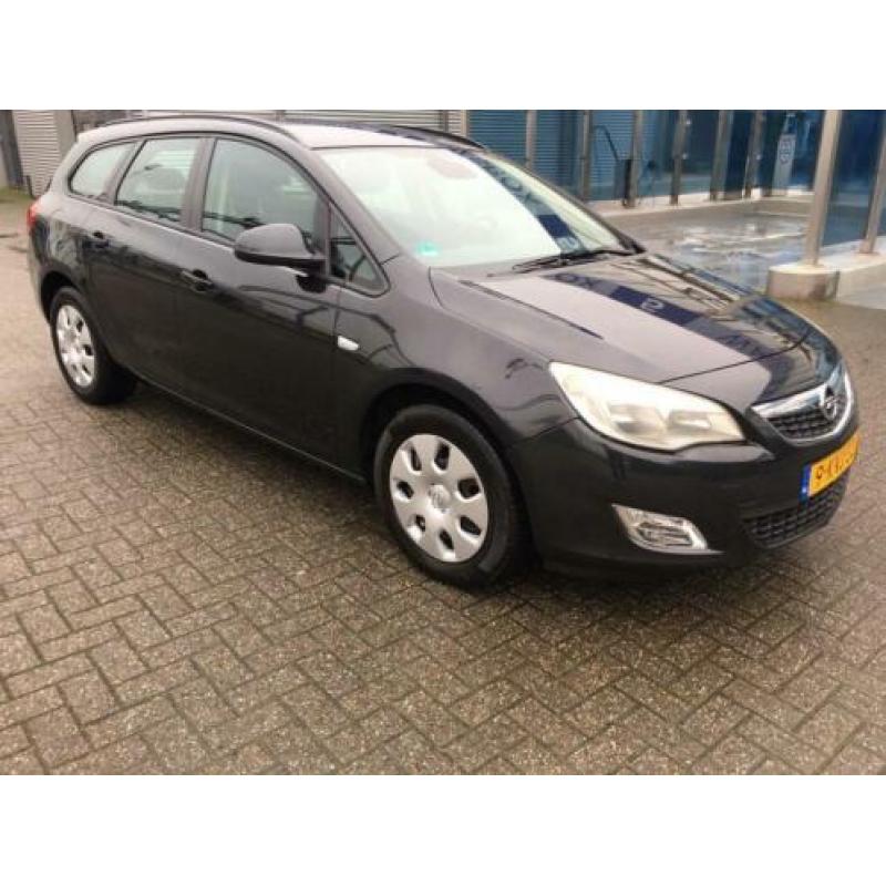 Opel Astra Sports Tourer 1.7 CDTi Business +