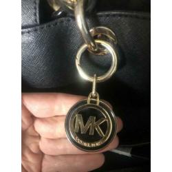Zwarte michael kors tas model Cynthia