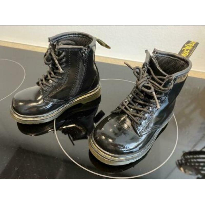 Nette zwarte Dr. Martens laarsjes maat 23