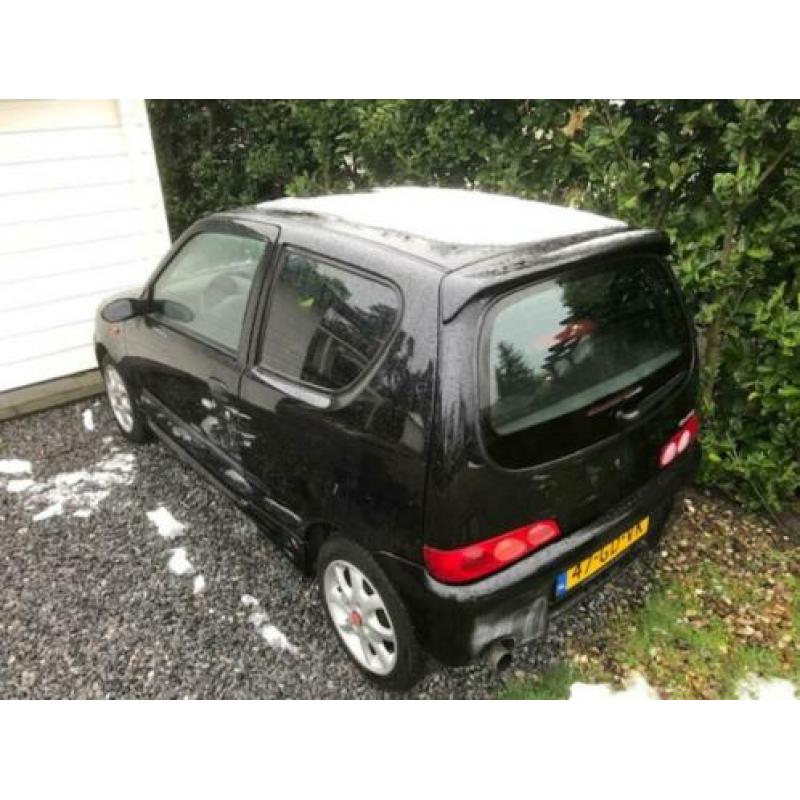 Sportieve Fiat Seicento 1.1 Sporting met lekke koppakking