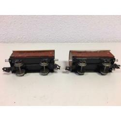2 Märklin 381 goederenwagons jaren 30