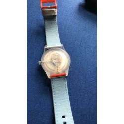 Q & Q horloge met zonnecel, mooi bewerkte band, twee kleuren