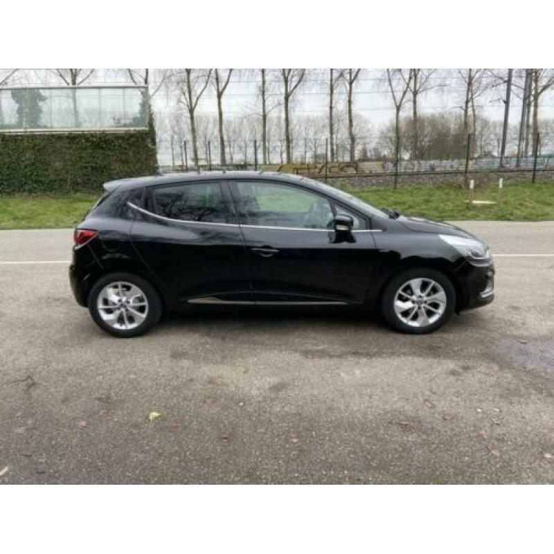 Renault Clio 0.9 TCe Limited / Navi / Cruis control