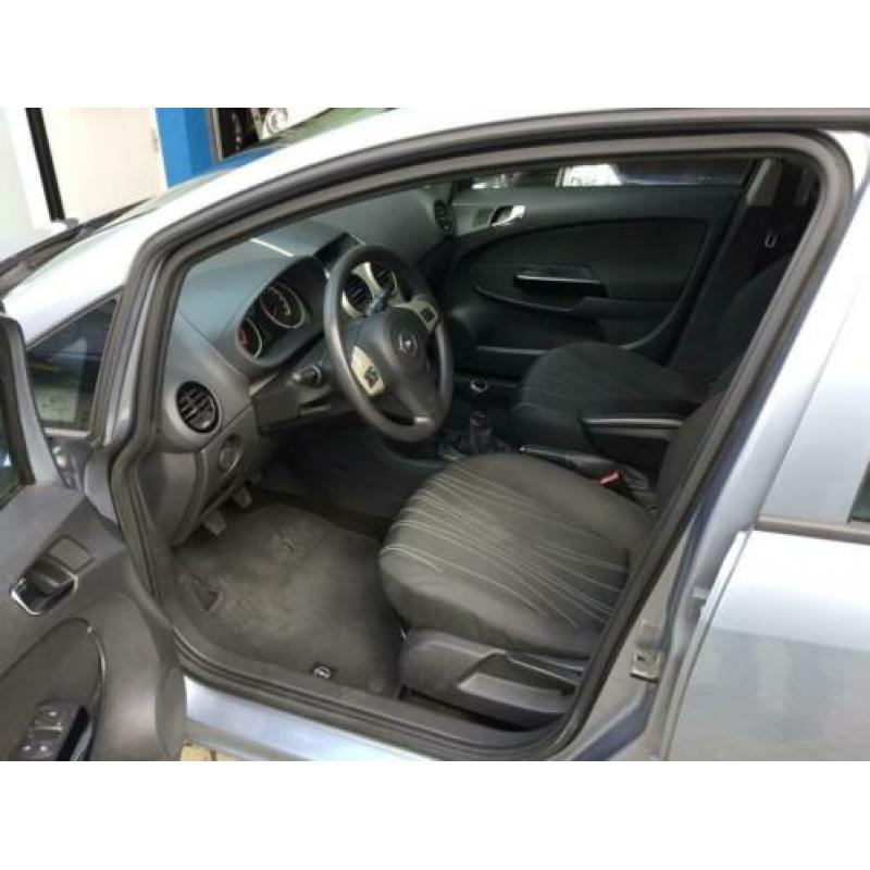 Opel Corsa 1.2-16V Business 5 Deurs airco