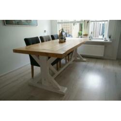 Robuuste houten eettafel 2.40cm