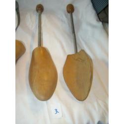 Drie paar oude houten schoenspanners (A16 1022) H