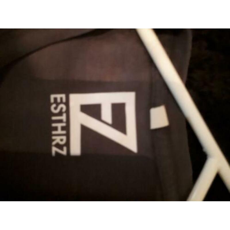 Grijs world of the tour t-shirt van Esthrz maat xs