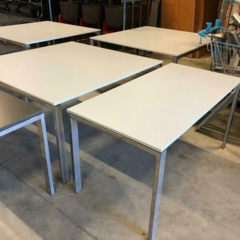 partij 8x kantine tafels / werktafels 151x151 en 151x75,5 cm