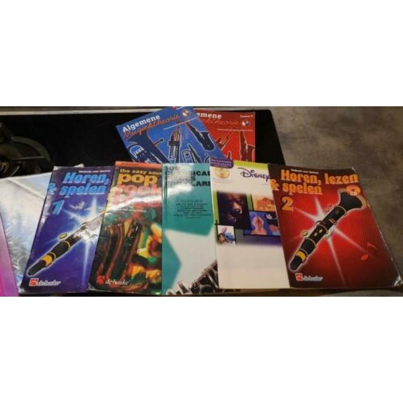 8 boeken en 2 cd's voor klarinet. Inclusief examen A&B