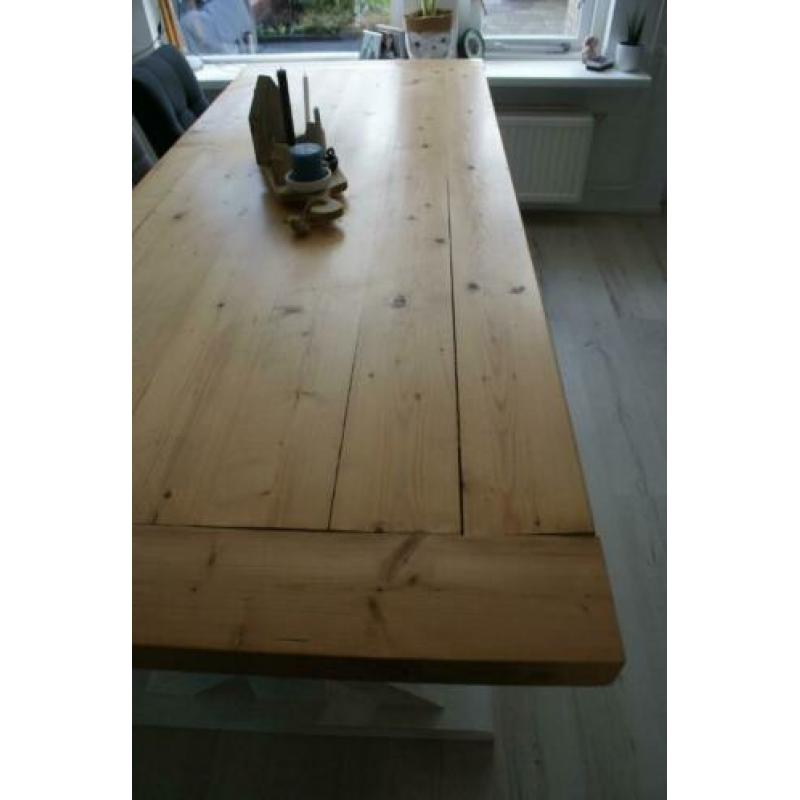 Robuuste houten eettafel 2.40cm
